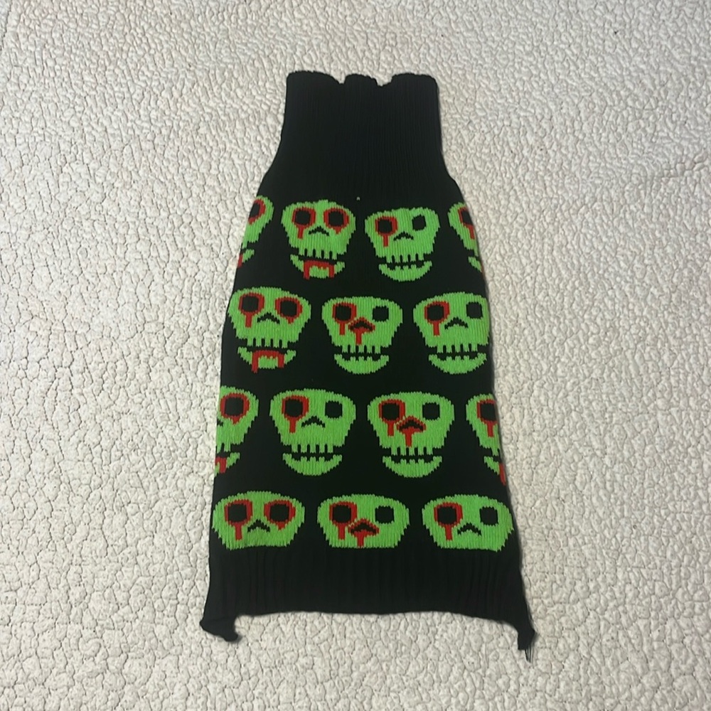 Size Large Skull Design Pet Sweater